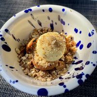  Menu 6-9-2026: Abrikoos-amandelgebakje, kokos-vanille ijs, crumble  at Eethuis Lamoen in Landegem