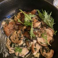 second entree: funghi shiitake con purè di patate e sedano (avevo già iniziato a mangiarlo pardon🤪)  at Pierre Sang in Paris
