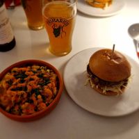 Free The Bird burger, Mac & Cheese side, Session IPA at BEKIND. in Zagreb