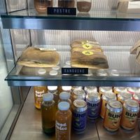 Heladera con sándwich y ensaladas   at Vuena Comida Casera Vegana in Buenos Aires