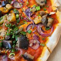 Veganer Flammkuchen at Brasserie ZUR SIM in Trier