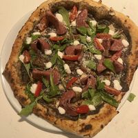 Vegan gourmet pizza at Vitale in Sitges