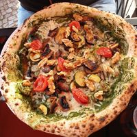 Vegan spinach pizza at Spaccanapoli Nr. 12 in Berlin