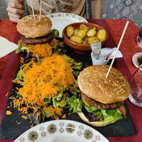 Hamburgueses veganes at Restaurant et Épicerie 1ères nécéssitées in Olette
