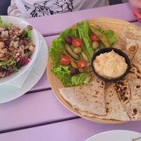 naan with hummus, istria salad at Artha in Porec