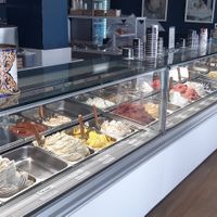 Vegan symbols at L'Artigianale - La Cultura Del Gelato in Ragusa