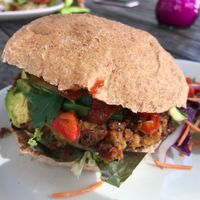 veganer Burger at Wiesenlust in Frankfurt