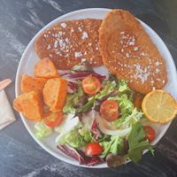 La milanesa de setas riquisima¡¡ buenas cantidades y muy rico todo¡¡ at Diverxa 53 in Talavera De La Reina