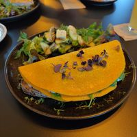 Vegan omlette with almond cream cheese and spinach at vorveg in Hannover