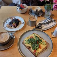 Another tasty brunch! Unfortunately the croissants have been shrinkflated. 🤏😒 at DUUO in Munich