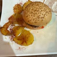 Burger at La Jaula De Grillos in Zaragoza