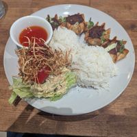 Vegan hash plate with wedge salad at Onolicious Hawaii in Cincinnati