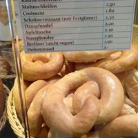 fast alles süße ist vegan at Döringer's Backhaus - Grundelbachstr in Weinheim