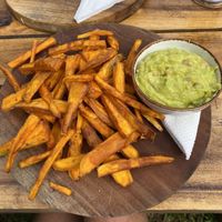 Sweet potato 🍠 chips with guacamole 🥑   at Soul Food  in Sigiriya
