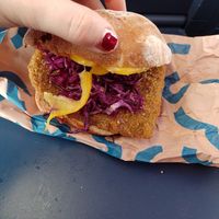 Schnitzelbrötchen mit rotkraut und knackiger Paprika. Geil! at Bakery Bakery - Basel SBB in Basel