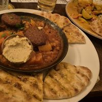 Kürbis-Kichererbsenpfanne und Grmüse-Kashmiri at Ca va in Munich