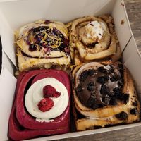 Blueberry, carrot cake, red velvet  oreo at Cinnamood in Oberhausen