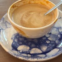 Oat cappuccino   at Pequeno Café e Bistrô - Príncipe Real in Lisbon