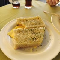 VeganeOptionen: Knoblauch Foccacia & Quinoasalat mit Gemüse at Wirtshaus Nattererboden in Innsbruck