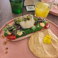 Tosta de "huevo" at La Loca de Enfrente in Madrid