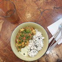 Menu del dia main course: rice and curry at Café Vida in La Paz