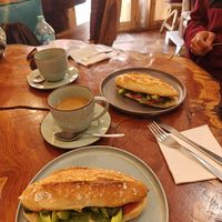 Sandwiches and "cappuccinos" at Café Vida in La Paz