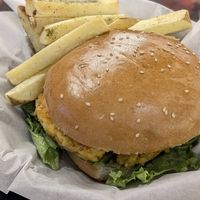 🍔 Chickpea Burger - 22 PEN at La Casa de Bamboo in Huacachina