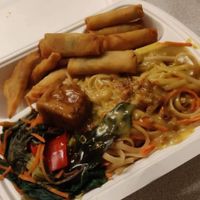 Assemble your own menu of rice/noodles, tofu, vegetables, spring rolls, samosa's and a sauce (e.g. peanut or sweat&sour) at Loempialand  in Leuven