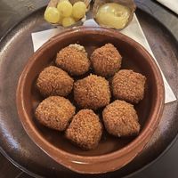 Vegan bitterballen met mosterd   at 't Koffiehuuske in Heerlen