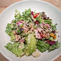 Salade végane at Rigoletto Bar and Grill in Tokyo