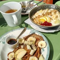 Our brunch! 
Buckwheat pancakes with so many toppings!
Granola with soy yoghurt and a fruit mix at Bataat in Amsterdam