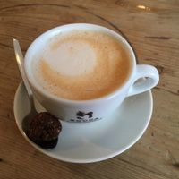 Rooibos cappuccino made with oat milk at Bataat in Amsterdam