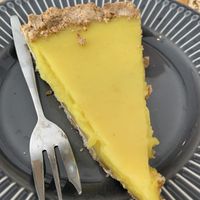 Tarte au citron vegan at Bataat in Amsterdam