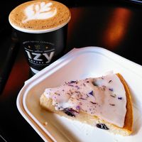 Lemon/Blueberry cake + Mexican Latte (all vegan) at Izy Coffee in Brussels