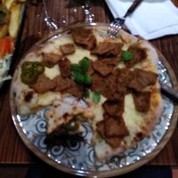 verwackelte Gyros- Pizza... at Apple & Eve - Vegan & tierisch lecker in Hamburg