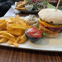 Guacamole burger with fries  at Apple & Eve - Vegan & tierisch lecker in Hamburg