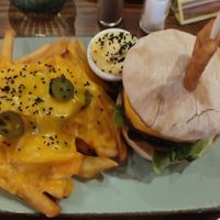 onion burger 🍔 with chili cheese fries 🍟 at Apple & Eve - Vegan & tierisch lecker in Hamburg