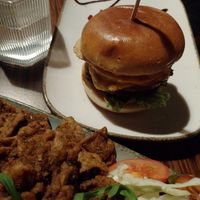 Oben: not egg burger at Apple & Eve - Vegan & tierisch lecker in Hamburg