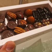 Vegan selection at Chocolaterie Sukerbuyc in Bruges