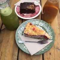 Peanut butter brownie, Poppy seed raspberry crumble cake, Japanese and American style ice tea at Resonanz in Kiel