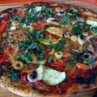 vegan pizza at De Vegetarische Snackbar in The Hague