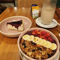 Açai bowl, cheesecake, iced chai latte (oat milk) at Teva Deli in Rio De Janeiro