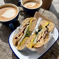 Veganer Hash Bagel mit Tofu  at Curbside Coffee & Bagels in Wanaka
