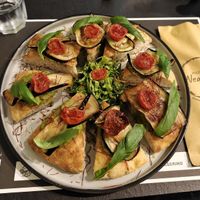 Vegetariana in Consistenze (senza mozzarella) at Neapolis in Finale Ligure