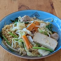 Veggie tofu fried instant noodles at Surn Yi Vegetarian Restaurant in Phnom Penh