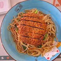 Crispy veggie-steak fried noodles at Surn Yi Vegetarian Restaurant in Phnom Penh
