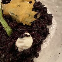 Red rice and tempura seaweed at Rasoterra in Barcelona