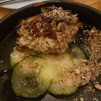 Seta maitake a la plancha, mole blanco, calabacín y polvo de almenda. at Rasoterra in Barcelona