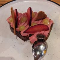 Prune spongecake at Rasoterra in Barcelona