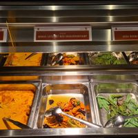 Hot vegan food at Pong Skrapan in Stockholm